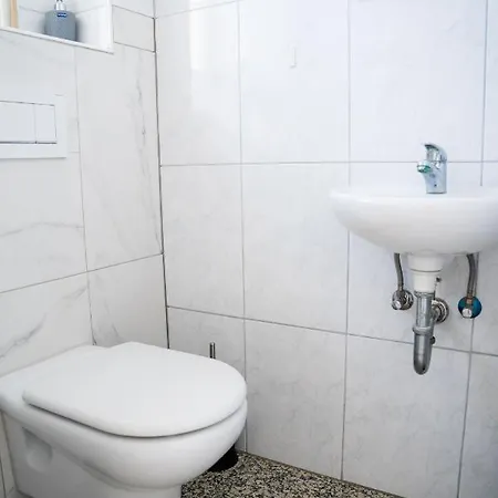 153 M² Haus Mit 6 Schlafzimmern Fuer 12 Persoen *