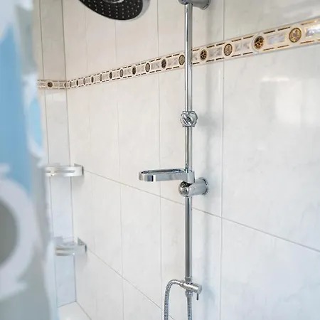 153 M² Haus Mit 6 Schlafzimmern Fuer 12 Persoen *