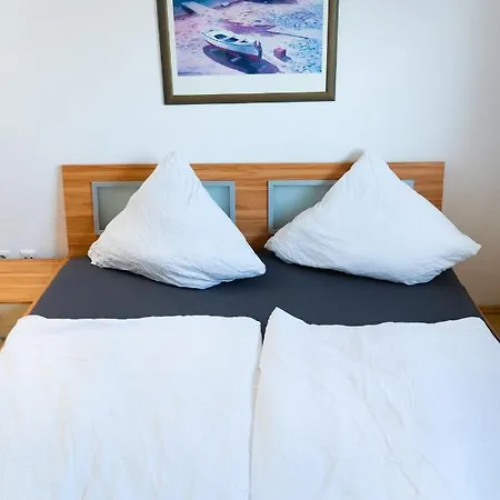 153 M² Haus Mit 6 Schlafzimmern Fuer 12 Persoen * Nieder-Saulheim