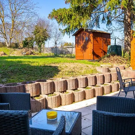 153 M² Haus Mit 6 Schlafzimmern Fuer 12 Persoen * Nieder-Saulheim