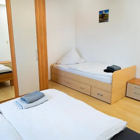 153 M² Haus Mit 6 Schlafzimmern Für 12 Persoen