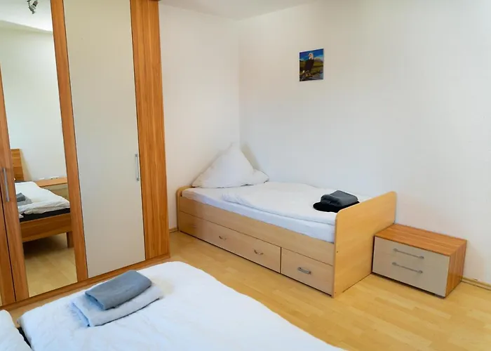 Apartamento 153 M² Haus Mit 6 Schlafzimmern Fuer 12 Persoen Nieder-Saulheim