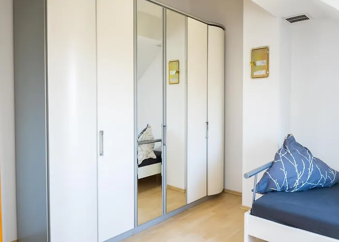 153 M² Haus Mit 6 Schlafzimmern Für 12 Persoen Nieder-Saulheim